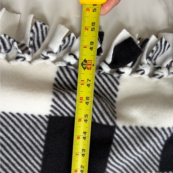 Black and White Checkered handmade Throw tie Blanket - Picture 4 of 5